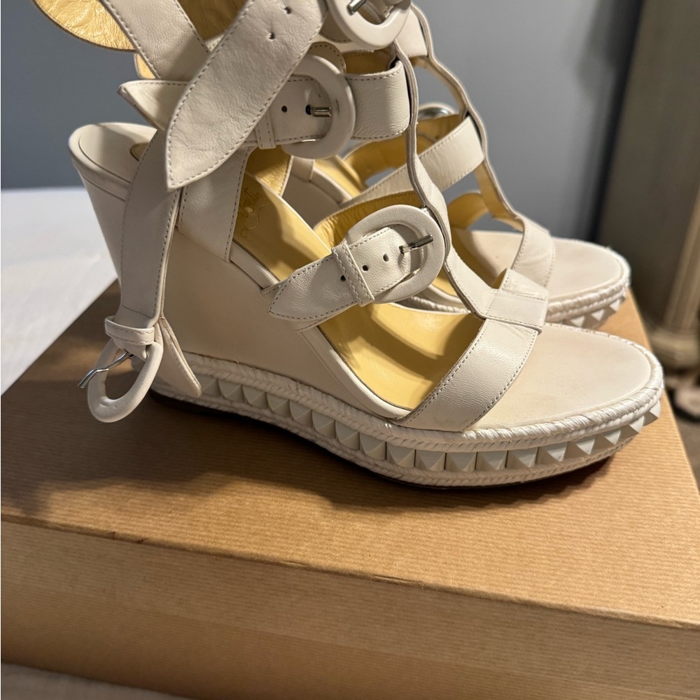 Christian Louboutin Rocknbuckle Napa Shiny Latte